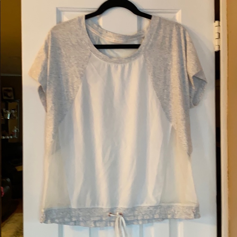 ❤️Activewear shirt with tie bottom mesh back